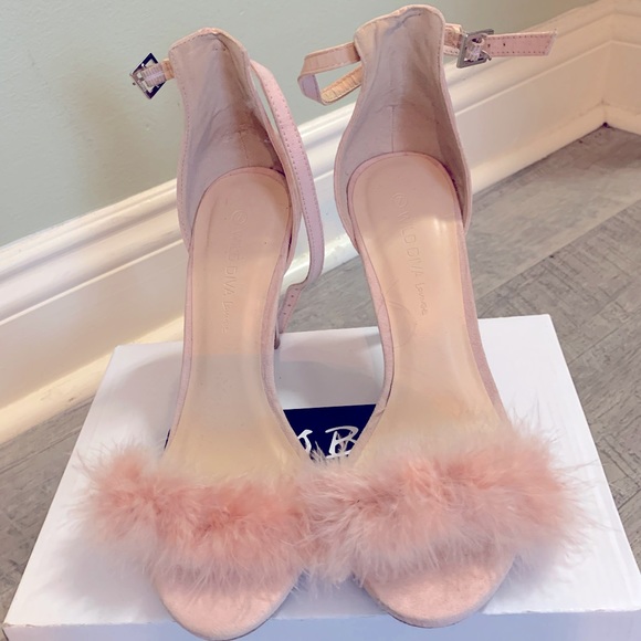 Wild Diva Shoes - Women’s Size 7 light pink fluffy heels
